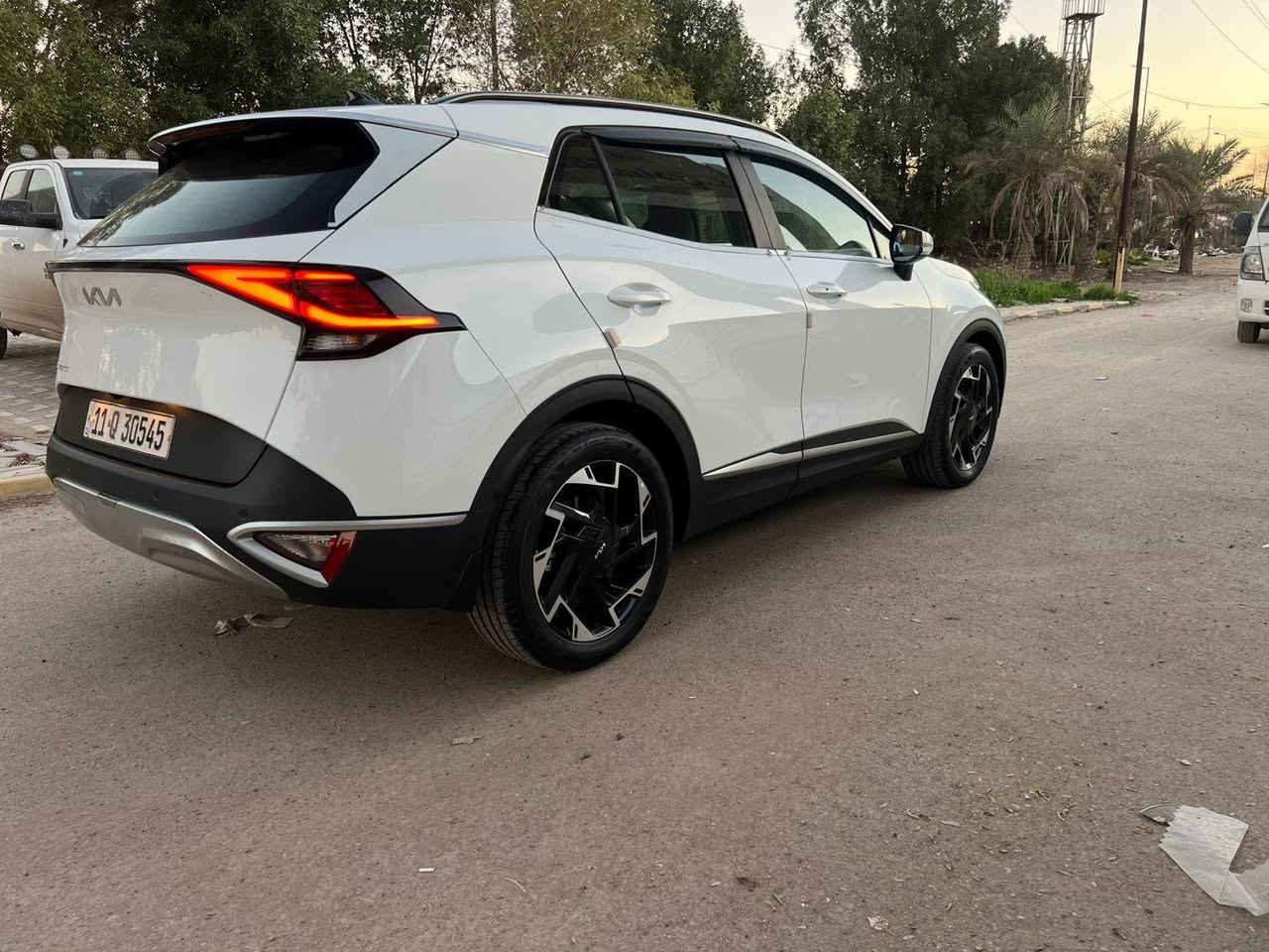 سلام عليكم كيا سبورتج ٢٠٢٥ خليجي زيرو ماشيه ٢ الفين بعدها  بحالة الوكاله مكفوله كفاله عامه من صبغ ول فتح ول بارد ول شخط ول تكحيل بعدها زيرور
فول مواصفات 
بانوراما + بصمه + بصمة ابواب + جنطه كهرباء + كشنات لاماميه كهرباء + حساس امامي + حساس خلفي + رادار امامي + رادار جوانب + شفات بل ستيرن + لد امامي  + كشنات تدفئه اماميه + ستيرت تدفئه + اربعه انظمه قياده + هند بريك بصمه + تبريد قطعتين + مري شفط + شاحن واير ليست + فول تحكمات + اشاير بل مري 
وباقي المواصفات المعروفه 
مكينه ٢٠٠٠
ماشيه ٢ الفين 
سعر ٢٤٨ وبيها مجال
سياره داخلها بعده بل فابلون مال شركه
مدوشمه  كشنات وارضيات رزلاين
مكان السياره الكراده 
للستفسار  ***********
