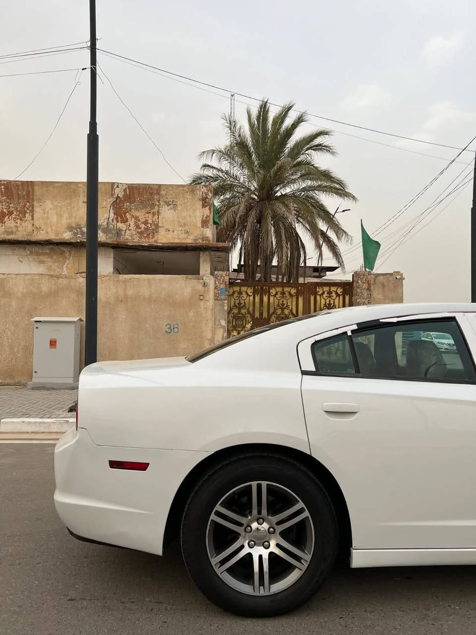 لسلام عليكم
دوج جارجر للبيع موديل ٢٠١٤ 
كلين خليجي مكفولة 
الاستفسار واتساب او اتصال 
***********
