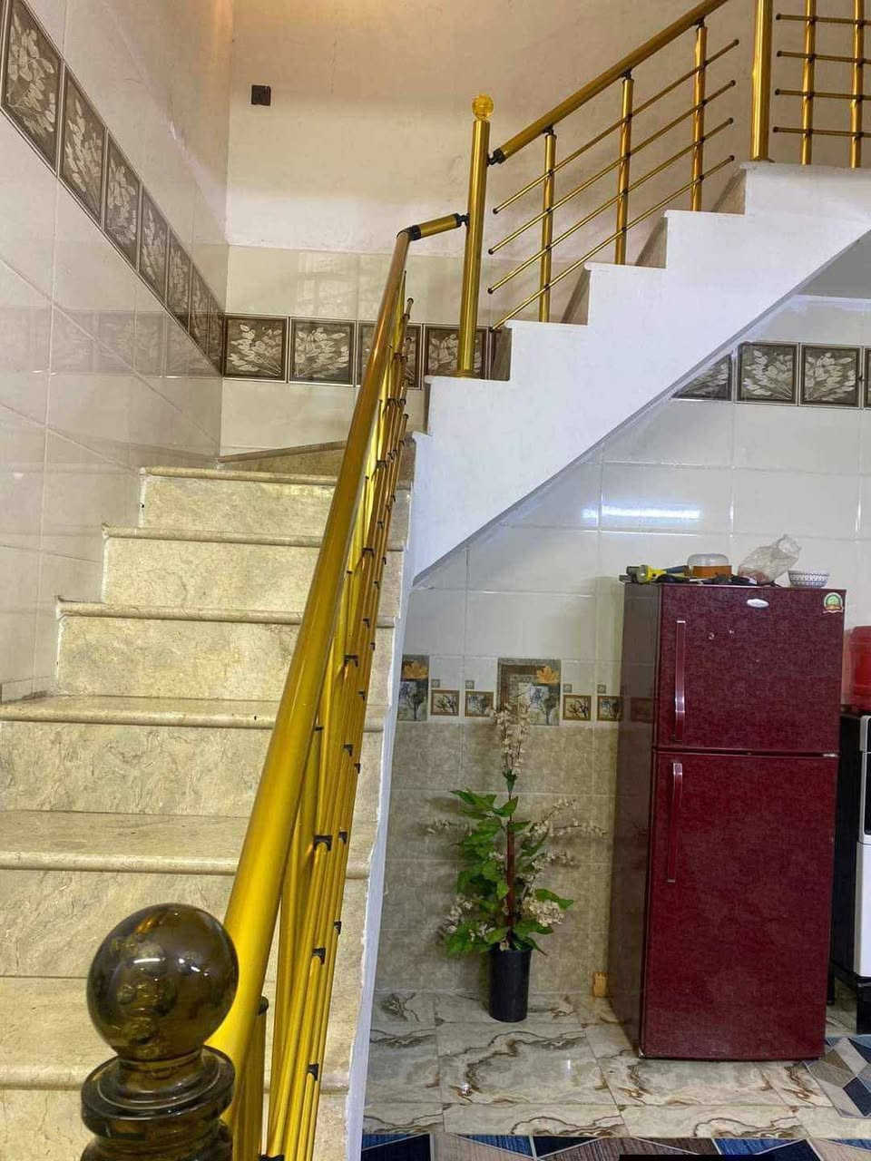 بيت للبيع في حي البساتين حي المصطفى
المساحة 100متر الواجهة ٥/النزال ٢٠/ 
طابق ونص
يحتوي على 
استقبال 
مدخل ثاني
مساحة 
غرفتين نوم 
ثلاث حمامات 
قرار ٢٥
للاستفسار الاتصال على الرقم 
***********
