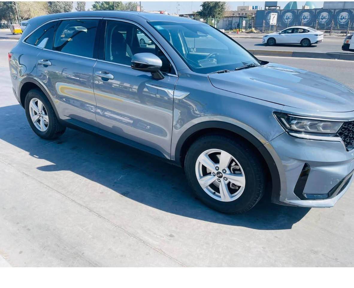 سلام عليكم  للبيع كيا سورنتو موديل 2021 ضرر  يدعاميه خلفيه وجنطه بارد الصور مرفوقه بلمنشور  
ويبيها بلعراق صبغ جاملغ خلفي وباب خلفي كلير فقط 
7 راكب 
4 سلندر 
شاشه 
كامره 
حساس 
فور ويل 
رقم بغداد تحويل ثاني يوم 
السعر160 شراي اتصل 
الخاص مغلق 
*********** Colombo, Sri Lanka
