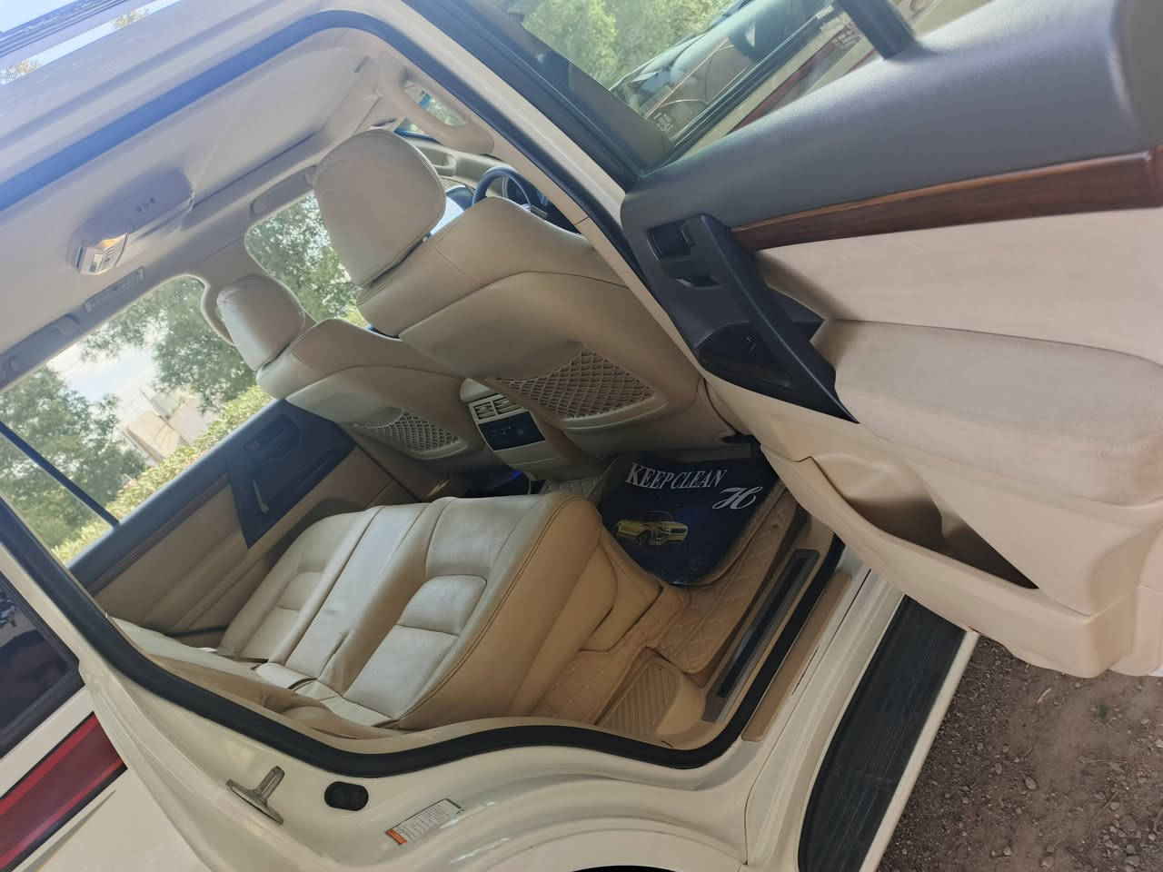 السلام عليكم
لاندكروز 2017 اصل ( ابريم ) رقم بغداد مشروع وطني ابسمي.

السياره مكفوله من الضربه والصبغ والتبديل والفتح وشرط حتى الدعاميات ابدون لاصبغ ولا تبديل شرط السونار

فقط pdr شي بصيط جدا تقريبا اربع اصابع بالجاملغ الامامي  ومينشاف الا بالسونار

مواصفات الابريم معروفه .

. بصمه تشغيل + بصمه ابواب

. فتحه سقف

. دفدي بالقماره

. طفايه 

. كشنات جلد + كهرباء 

. كشنات ثلاث حركات

. زراك لايت 

. دبل ماوس

. ايرباكات عدد 8

. حساسات امامي + خلفي 

. اشاير بالمري 

. 6 سلندر محرك  4000

. نظام ترحيب 

وباقي المواصفات البريم المعروفه

سعرهه...   490 يعني 49 الف وبيهه مجال بصيط

مكانهه بغداد.
***********
