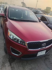 سورنتو مديل ١٧ وارد امريكي سبعه راكب سته سلندر رقم صاحب السيارة 077173...