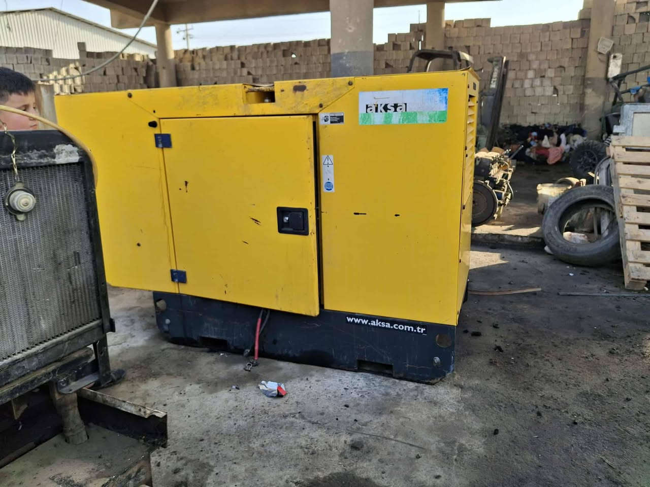 هەرچیت هەیە بۆ فرۆشتن لەژێر ئەم پۆستە داینێ
مۆلیدەی گەورە 
ناوی مۆلیدە :بیرکنز 3پستۆن ئینگلیزی 15کەیڤی 
کاتمە  
تازە تەشفیت کراوە بەشەرت 
شوێن کەلار 
بۆنرخ خاڵئ دابنئ  یان پەیوەندی بکەن

 بۆ پەیوەندی ڤایبەر واتساپ ***********
