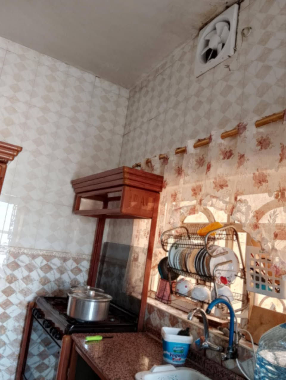 بيت كليش نظيف ومرتب مساحة ١٨٠ سند ٢٥ تحويل مباشر حله ورديه خارج سيف سعد قرب فرن المصطفى لاستفسار الاتصال على الرقم *********** امير يوجد واتساب
