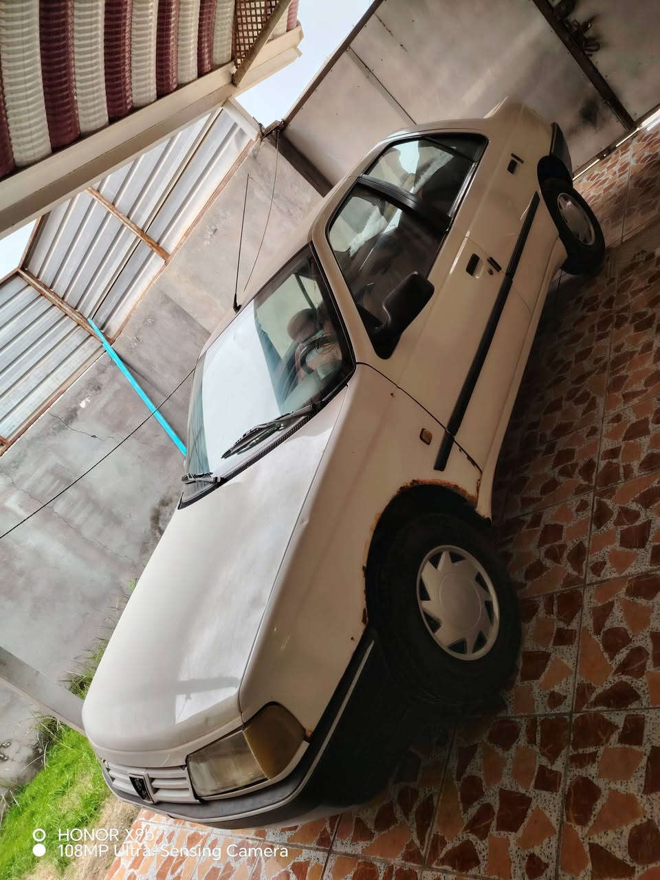 للبيع بيجو روا ٢٠١٠ كل نقص مابيه السياره خير من الله السعر ٣٥ وبيه مجال/***********
