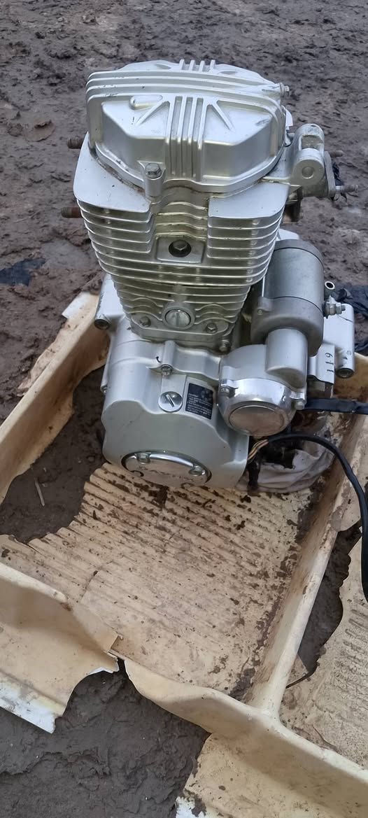 سلام عليكم مكينه للبيع السعر 75كاضه كرنك 0789 291 3013
