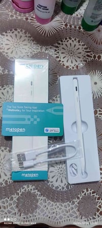 قلم آيباد • شحن USB-C • بطارية ١٠-١٥ ساعة