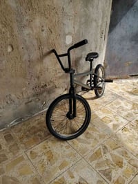 ا السلام عليكم بايسكل BMX مال حركات خفيف كلش بي ملعب بل ويلات بس الباي...