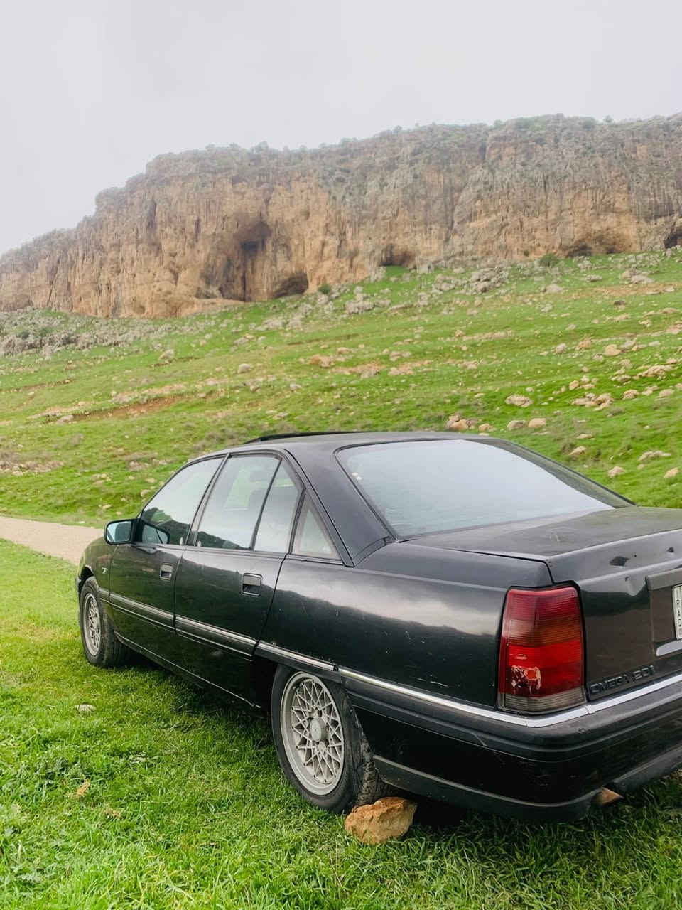 #للبيع
او مراوس بتكسي او خصوصي حسب القناعه 

اوپل اوميگا 
-وراد ياباني رقم كركوك مشروع وطني
 
-سنوية بأسمي عاج تحويل مباشر 
-بطاقه بانزين بيها
-موديل 92 
-محرك 20 مكفول +گير عادي
-گير ومكينه شرط نوزلات بلكات ايسي اريفلو وتايرات وكهربائيات لايت جديد ادامه كامله
-سياره مصبوغه لجماليه
-فتحة سقف كهربائي + پرده خلفيه بلادي +جام كهربائي 
-صدر وره عربانه كامله شرط
-دواخل غرفه نضيفه 
-سياره نضيفه مال بيت مابيها نقص
 
مكان السياره كركوك 
السعر 45 بي مجال لشراي
 الشراي يتواصل خاص او واتساب
***********
