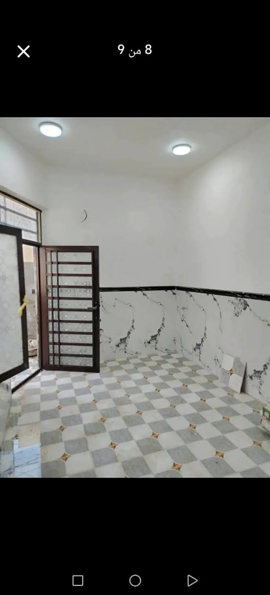 بيت للبيع المساحه 90,م غرفه نوم وصاله ومطبخ وصحيات وستقبال وطارمه صب كونكريت شغل درجه اولى مكان مميز يهم حسينيه مقبول شهيد الاول السعر 36مليون مراجعة مكتب الخزعلي للعقار ***********
