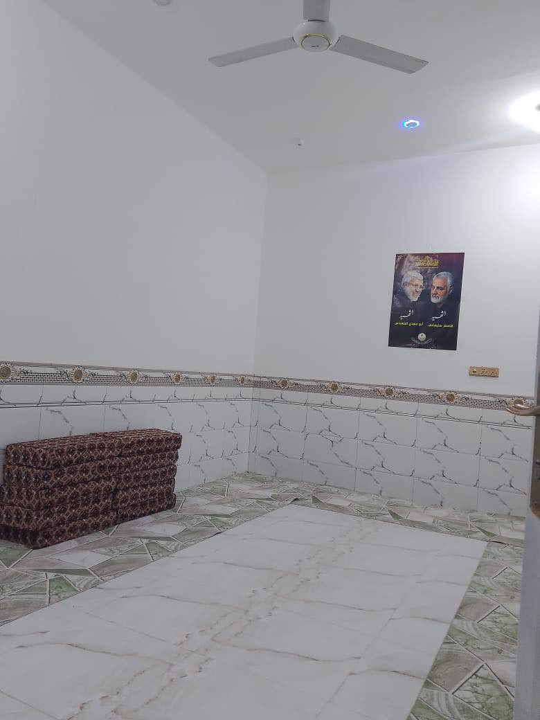 🏡 بيت للبيع – ناحية العكيكه
📍 الموقع: على شارع عام، ركن، مقابل حسينية آل عاتي
📐 المساحة: 170 متر
🏗 البناء: حديث، طابق واحد، السطح كونكريت
يتكوّن من:• غرفتين نوم• صالة• ديوانية• مطبخ• مجمّع صحي داخلي• مجمّع صحي خارجي
💰 لمعرفة السعر: علّق بالرقم (1) ويصلك السعر مباشرة

📞 للاستفسار:
 • *********** — أبو علي
 • *********** — أبو زين

🏢 أو مراجعة: مكتب أزهر للعقار
📍 مقابل بلدية العكيكة
