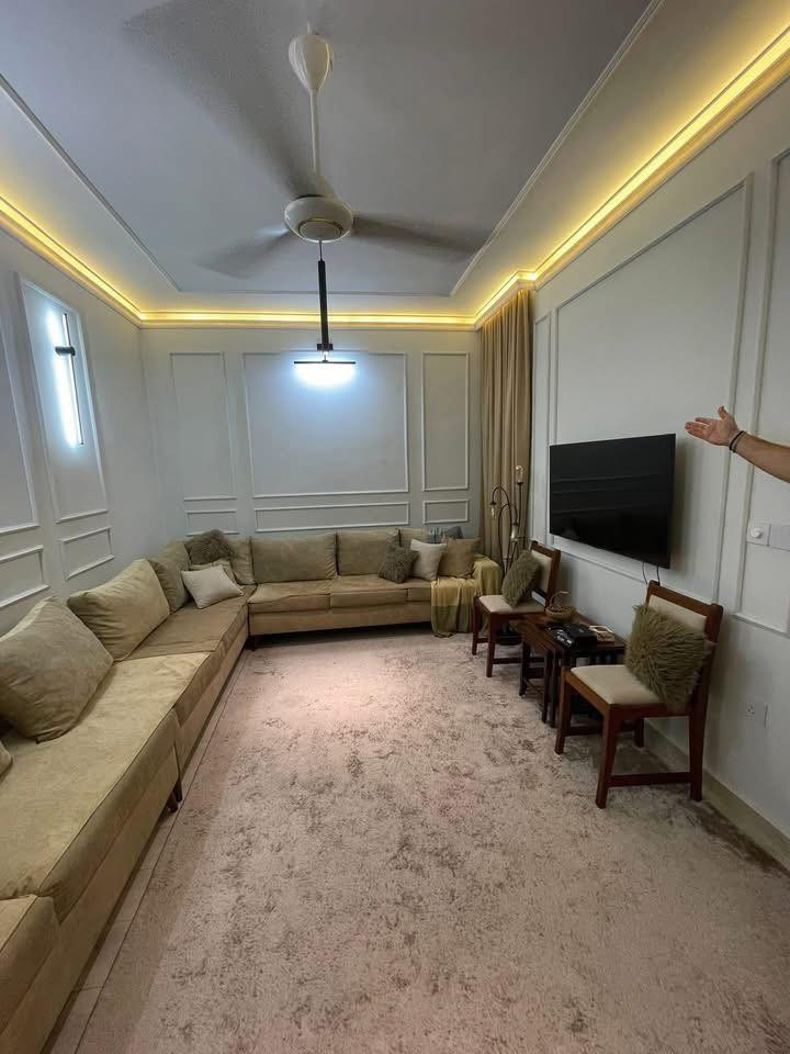🏡 دار حديث للبيع – موقع مميز في الأعظمية

✨ أول بيت داخل قيصرية – مدخلين 🚪🚪

📐 المساحة: 60 متر    📏 الواجهة: 10 متر

🏠 يتكون من:
• 3 طوابق
• صالة مريحة
• 3 غرف نوم
• مطبخ
• خدمات عدد 3
• مخزن

📍 الموقع: الأعظمية – الأخطل
قيصرية هادئة تحتوي على 5 بيوت فقط

للأستفسار
                              ***********                   
—————————————————————
📍أو #زيارة #الموقع -#الاعظمية . #خلف #جامع #العساف
 (#المستقبل #للأستثمار #والتسويق #العقاري)
#مقاولات #عامه - #بيع #وشراء #الدور #والاراضي #والبنايات #السكنيه #والتجاريه -#بناء #هدم #ترميم- #تصاميم #هندسيه #الجميع
