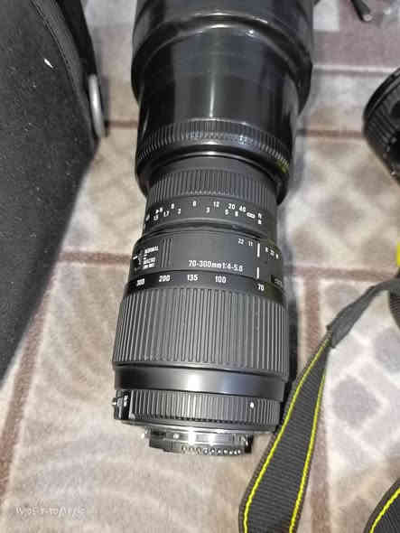 كامره نيكون للبيع 
كامره نيكون 5200D  
كامره نضيفه كما موضح بلصور 
الكامره شرط الفحص مابيه اي مشكله او خلل كفاله 
بيه عدسه الكت الاصليه 18 55
وعدسة ثانيه زوم سكما 70 300
(الملحقات) 
1-قطاء جلاتين اصفر 
2-بطاريات عدد ثلاث 
3-اوتو جي عدد اثنين
4-واير لنقل الصور من الكامره للهاتف
5-رام 16كيكا 
6-جنطه
7-فرشت تنضيف للكامره
8-هود مال عدسة 70 300 دبل 
9-شاحنه بطاريات 
10-حزام لحمل الكامره
11-السعر 450الف وبي مجال  

تجي تفحص شرط النضافه مكفوله

العنوان البصرة الزبير الحي العسكري 
لتواصل علي الرقم 
***********
