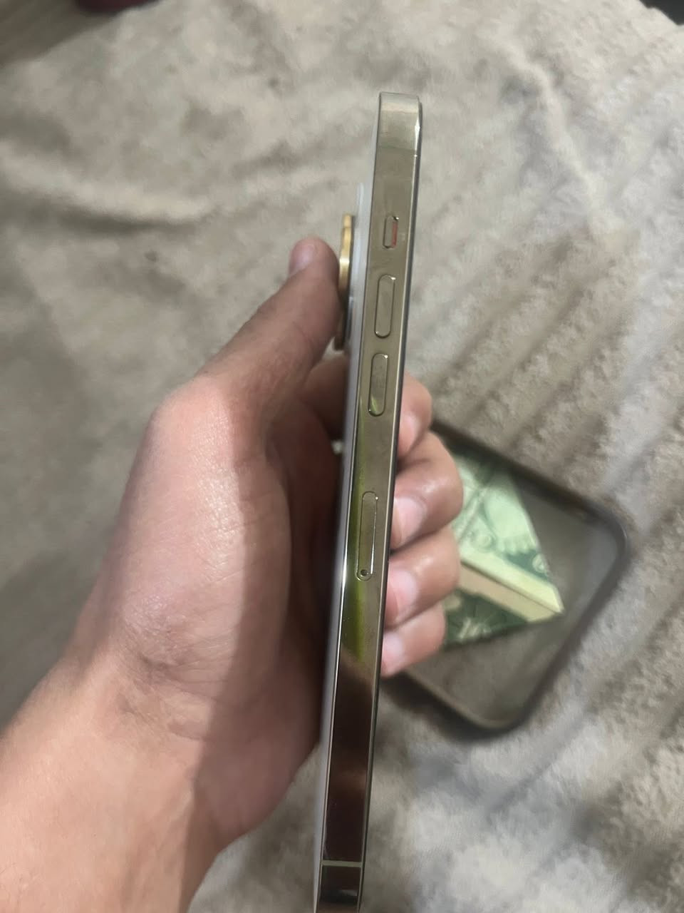 ايفون 14برو ماكس للبيع
الجهاز نضيف ما مفتوح ما مبدل بي اي شي

ذاكره 512

بطاريه93

مكاني حي العامل

السعر 950وبي مجال بسيط

للتواصل واتساب ***********
