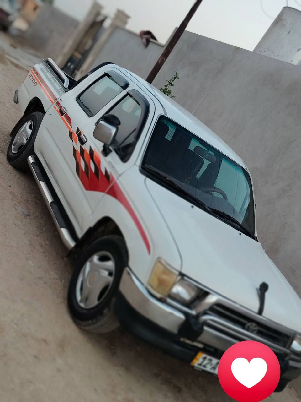 سلام عليكم اخوان بيك اب موديل 1998 كامل مواصفات داخل احمر رقم نينوئ دولي باسمي محرك گير شاصي كلو شرط تبريد شغال تواير جدد السعر 100 ورقه وبيها  مجال عنوانه الموصل   باقي تفاصيل اتصال عل رقم  ***********
