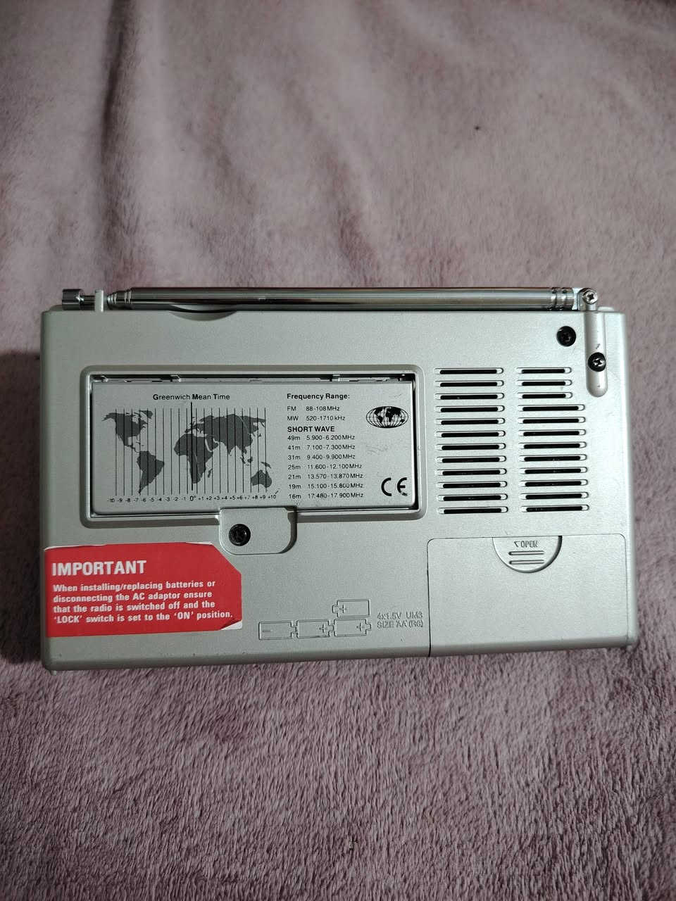 راديو روبرتس r 9921 جميع الموجات على هيئة الشركة شرط الشغل السعر 55 الف العراق يوجد توصيل


**إذا كنت صاحب هذا الإعلان وتريد حذفه لأي سبب، رجاءا أرسل رسالة إلى الدعم الفني**