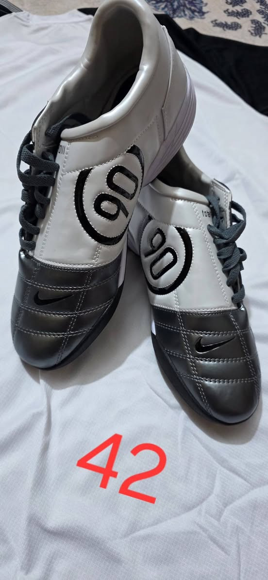 السلام عليكم
احذيه استد ومحبب نايك اصلي 

جميع الالوان والاحجام

يوجد توصيل لجميع المحافظات 

***********
