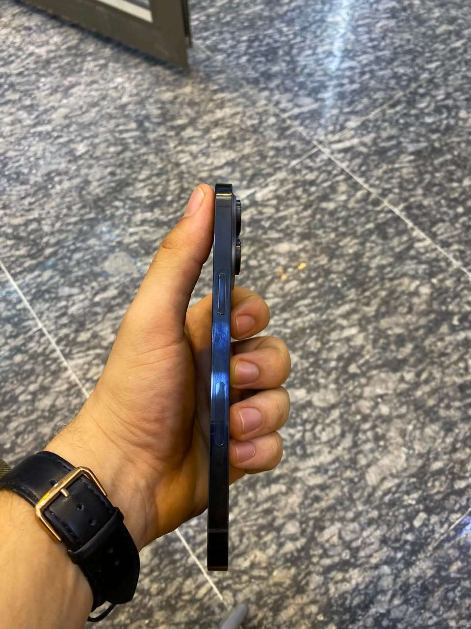 سلام عليكم آيفون ١٤ برو ماكس ٢٥٦ بطاريه ١٠٠ معلاية بطاريته بس ما مبدل بي ايشي جهاز كلش حلو ونظيف 
مكان بغداد الجديدة شارع المسبح 
سعره ٦٩٠ الف 
***********
