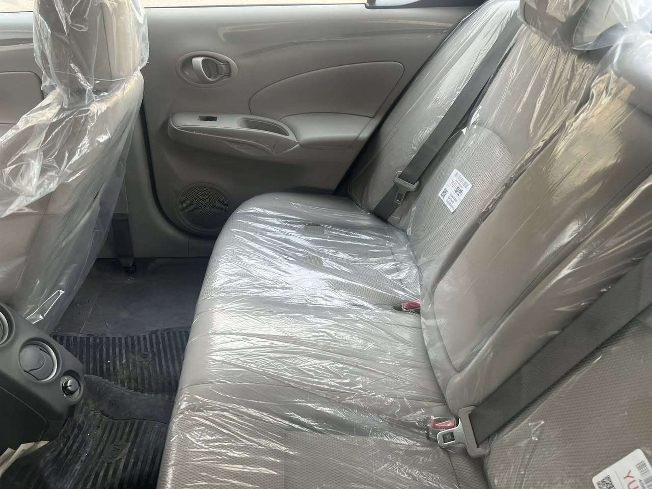 سلام عليكم نيسان سني لبيع موديل 2024 ماشيه18 الف السعر 125لاستفسار ***********
