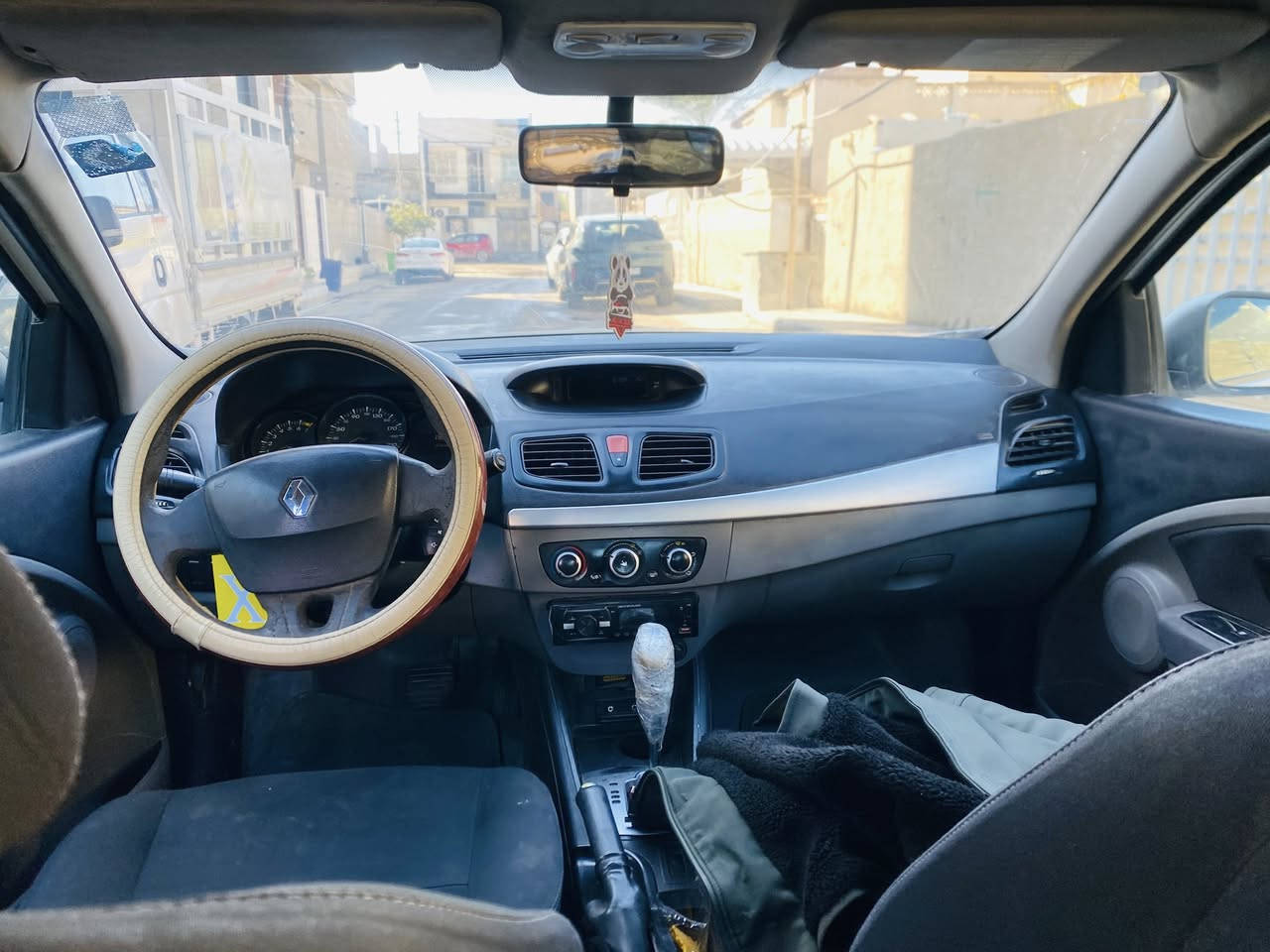 رينو فلاونس موديل 2013 السياره كفاله لأضربه ولاصبغ ولاتبديل مكينه وكير وحداديه مكفولات تخم تاير جدد السياره احلى من الصور حته الجادر مالته موجود السعر 60 مكاني بابل القاسم للاستفسار *********** //***********
