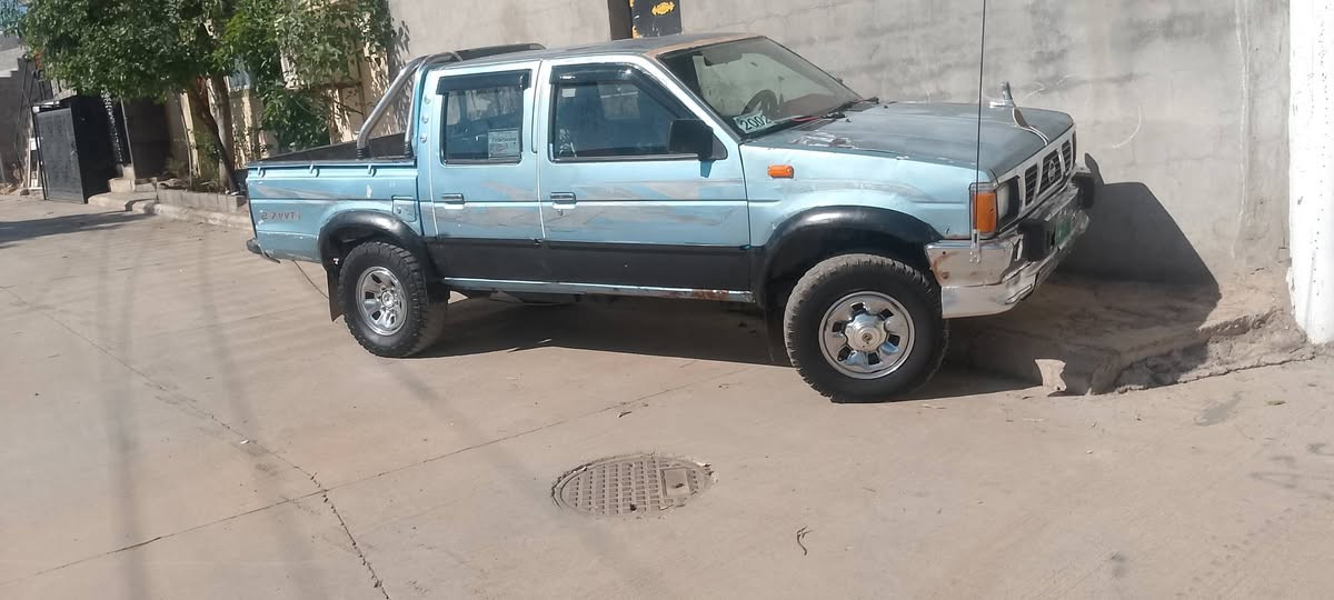 نیسان 
مۆدێل 1998
گێرو مە کینە ئەکسلی 2002
تەیقەو ڕەقە وکارەبای بەشەرت 
کتابی لەگەلایە بە شەرتی ئەوەلیات 
*********** حلبجة, السليمانية
