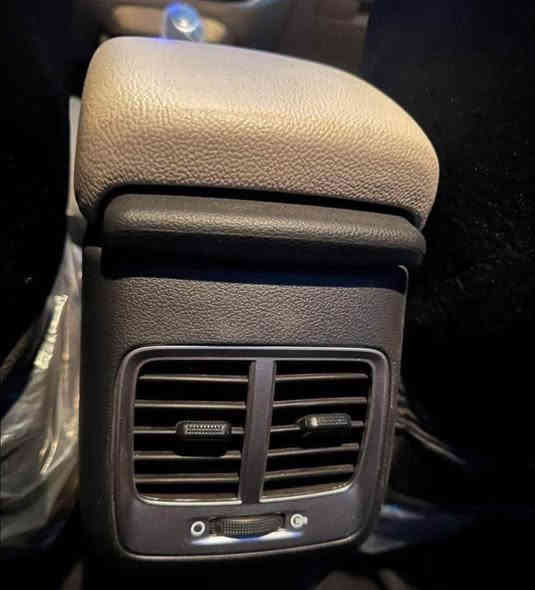 السلام عليكم هونداي اكسنت 2023  

خليجي رقم بغداد الدولي الجديد مواصفات فول اللون ابيض 

ماشيه 57 الف كيلو بيها بارد فقط الباب الخلفي والباقي مكفول 

ضمان شركة هونداي الاولى 

مكينه 1.6

فتحه سقف 

شاشه كبيره اصليه 

كامره خلفيه 

مري كهرباء 

ويل كب 

بلوجكتر امامي 

تبريد قطعتين 

تحكم ستيرن 

دبل ايرباك 

حساس تايرات 

الاتصال ‭0772 769 1007‬

بغداد /  الوزيريه بغداد
