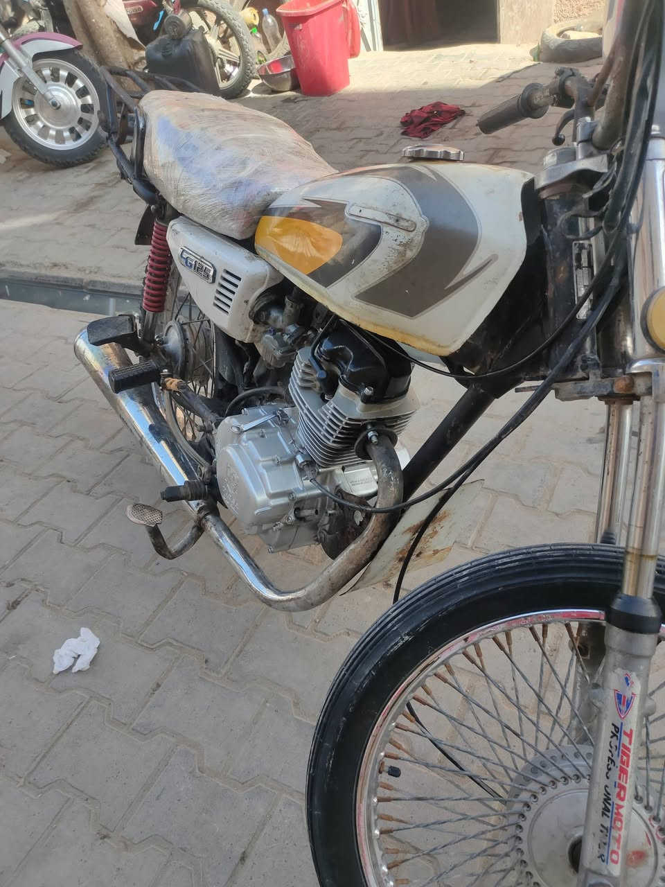 سلام عليكم تايكر مديل 19 اوراق سكنر مكينه مبيهه شي السعر خاص او اتصال مكاني سماوه *********** واتساب
