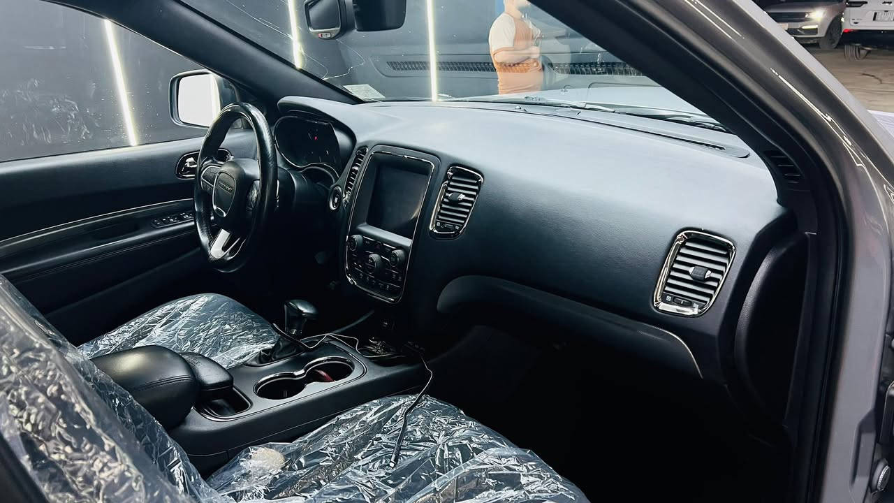 سلام عليكم
دوج دورنكو 

#الموديل:2020

#اللون: سمنتي 

#اللوحة: بغداد تحويل مباشر 

#السعر:٢٢٥ ورقة مع المجال البسيط

#حادث_السيارة : جاملغ وبنيد 

#الــمــواصــفـــات :-

{1} محرك 6 سلندر 3600

{2} كشنات مخمل أصل

{3} كاميرا دواره ستيرن

{4} شاشه وسط للتحكم في ايعازات السياره

{5} تبريد 3 قطع

{6} لايت زنون + كشاف+ حاجب زنون

{7} تدفئه كشنات 

{8} منافذ USB امامي خلفي

{9} سستم صوت متكامل

{10} تحكم سترين جهتين 

{11} نضام ABS مانع انزلاق

{12} ايرباك دركة ودشبول 

{13} بصمة 2 باب 

{14} تشغيل بصمة 

{15} طقم تاير جديد

{16} تشغيل عن بعد

{17} هيترات بالمري

{18} تحديد مسار

{19} باقي المواصفات المعروفه

___________________________

الرقم : ***********
