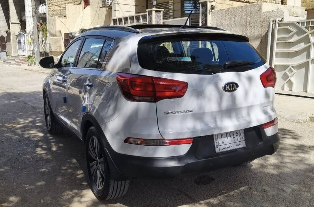 سبورتج 2014 خليجي فول مواصفات
مكفوله صبغ والتبديل وضربه 
برغي ممفتوح بيه 
محرك 2400 
بنوراما 
فورويل 
السعر 155 ورقه 
رقمي ***********
