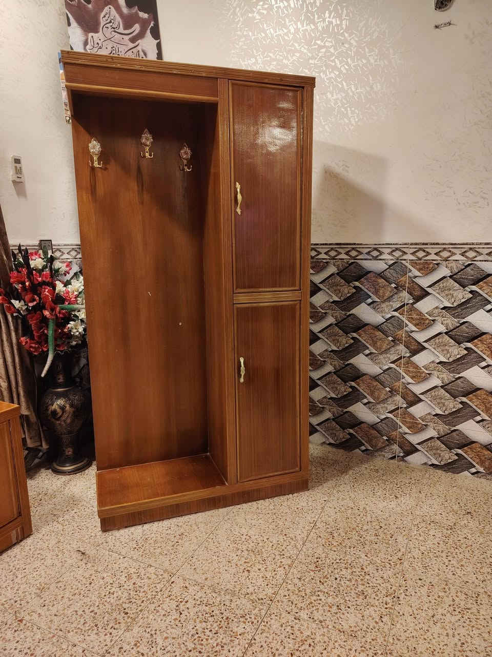 مکلف ب النشر غرفه نجاره تزکام صاج 6 ابواب طابقین للبیع مکانه کوت وای استفسار ع ***********
