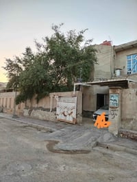 ٢٤٠م • طابقين • أكثر من ٣ غرف