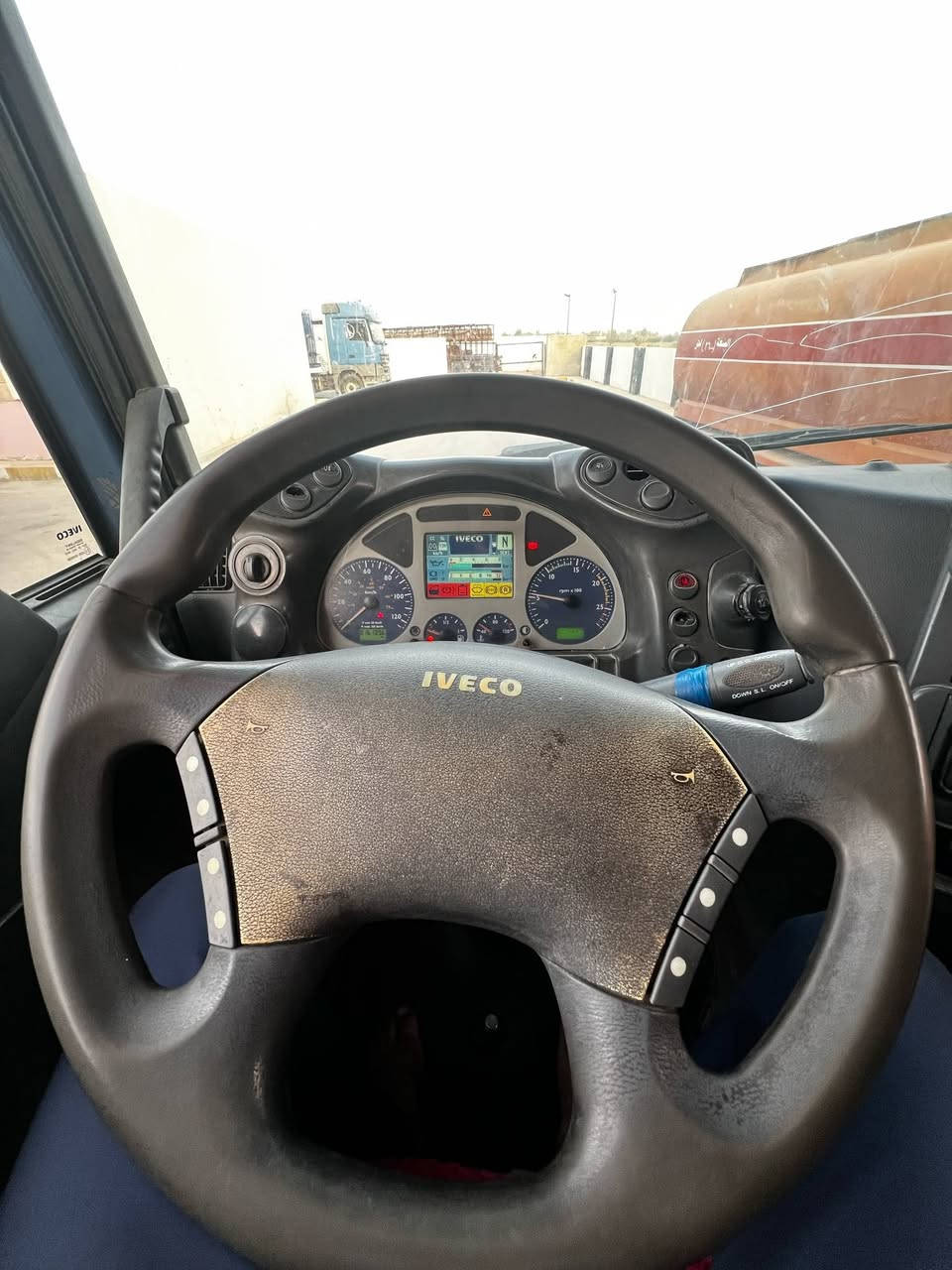 سلام عليكم افيكو ستارلس 2003 مربوطه براد كير اتوماتيك 12نمره رتايدر محرك كروز 10 ادامه كامله للسياره هوء كله تأسيس جديد جوبلسات جديده كنديسرات دسكات جديده راديتر ادامه كامله وحاضن جديد باتريات جدد.دبل تانكي.اذا اكو مراوس ب مان يرهم. مصفر ضريبه  تريد وكاله تريد تحويل مكان بغداد السعر ٨٠وبي مجال رقم الهاتف ***********
