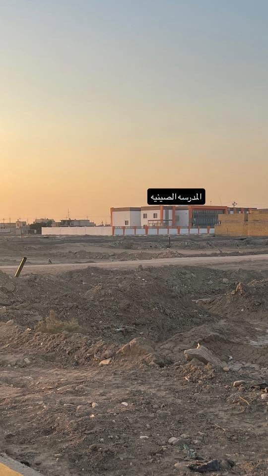 اسلام عليكم قطعه طابو صرف مساحه 200 م الموقع سوق الشيوخ الحي العسكري خلف  المجمع الاستثماري قرب الجسر القطعه خلف المجمع موقعه على ساحه  باسمي مداور ثاني يوم السعر 25 مليون الاستفسار الاتصال الرقم ***********
