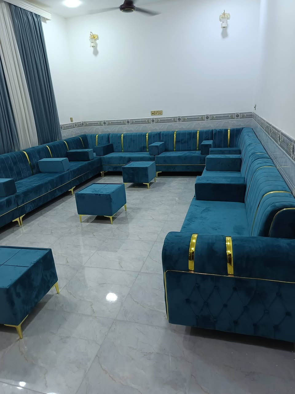 سلام عليكم يوجد لدنيا مواد منزليه مستخدمه والجديده  مستعدون لتجهيز كافه الدواوين وبجميع الالوان وبسعار خياليه الاستفسار على الرقم ***********
