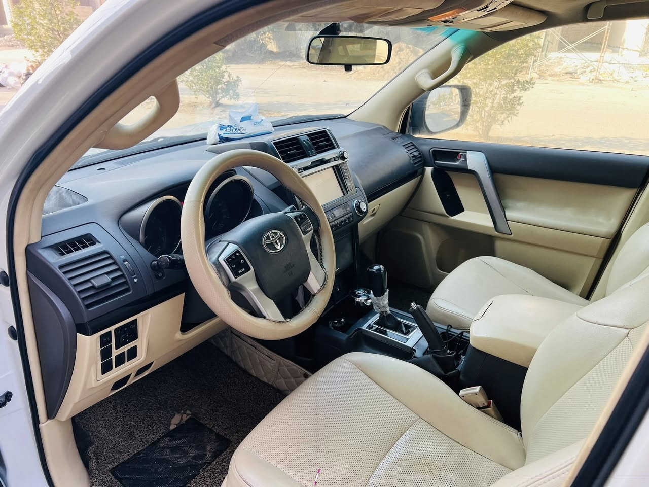 السلام عليكم وجمعه مباركه للجميع 
للبيع برادو 2014  فول مواصفات كويتي دبل تانكي معروفه مواصفاتها وسونارها  ويا الصور سياره مكفوله عدا شويه صبغ بربع الدعاميه الخلفيه رقم بغداد مشروع وطني سنويتها باسمنا عنوان السياره بابل محاويل حي الجمهوري 
اخوان سعرها 295$وبيها مجال ان شاءالله 
***********
***********
