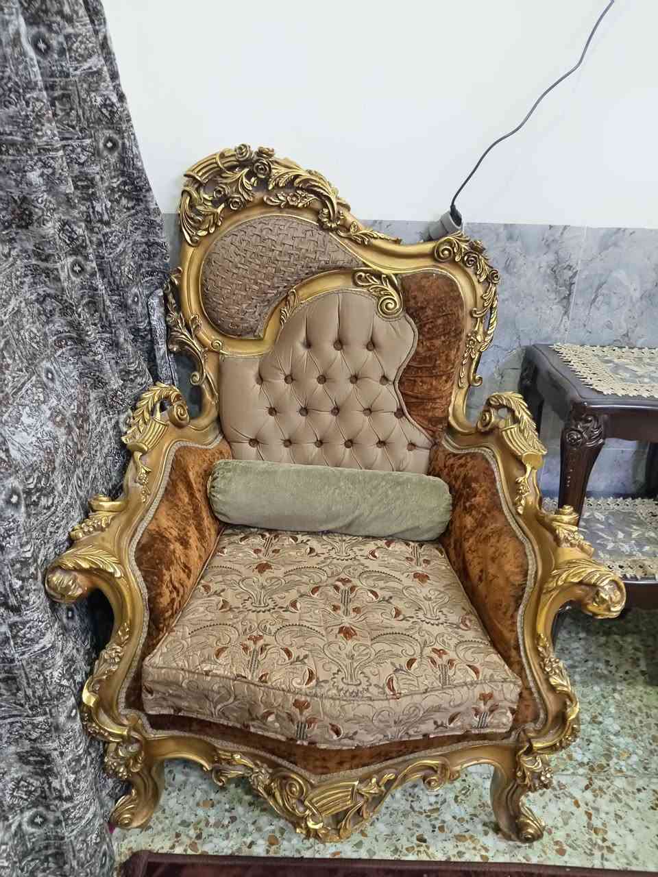 السلام عليكم                                                  تخم زان مصري 10مقاعد 
نصافة80٪؜
مكانه بغداد الغزالية
***********
