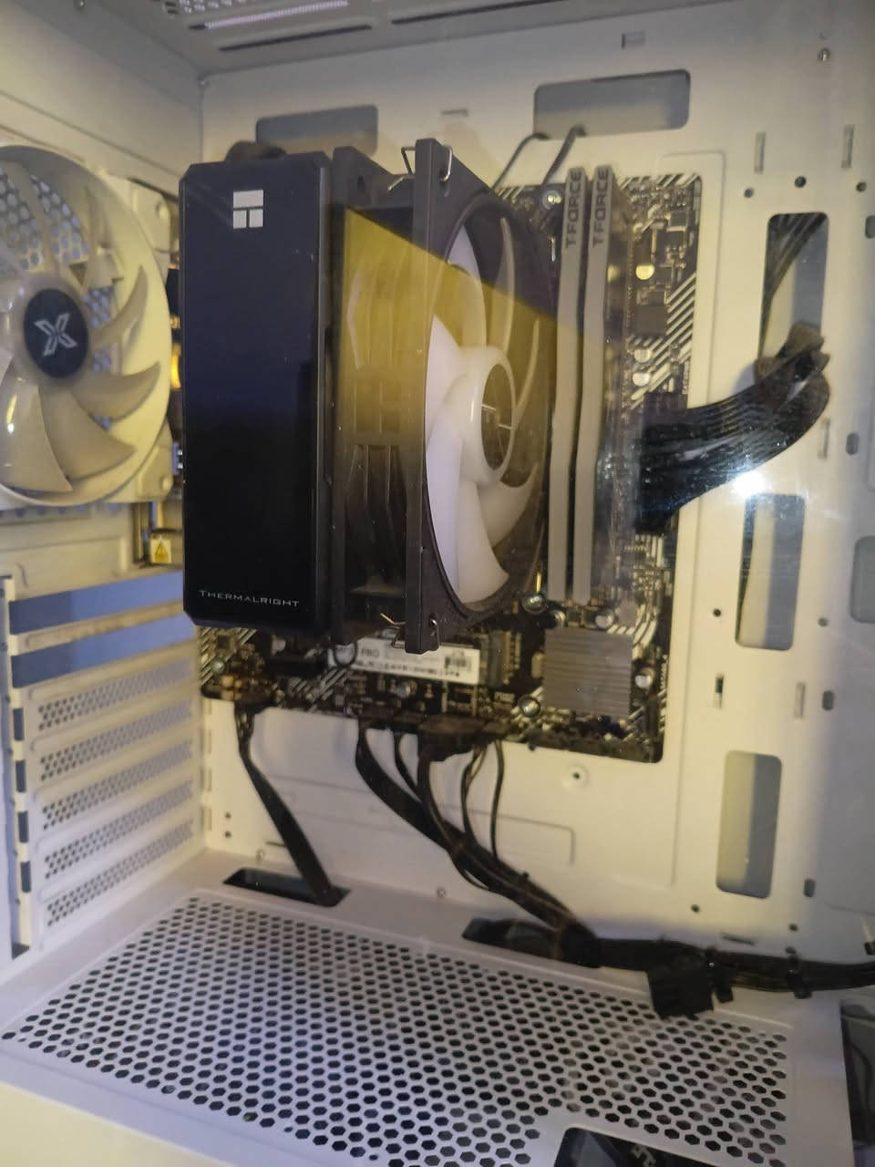 تجميعه بدون كارت
R5 5500

M.2 1t 

B450 k ll

16 ram 8x2 3600mt

مبرد هوائي 

بور سبلاي 650w bronze 

ملاحضه الكراتين كله موجوده

ب550 فقط كيس

شاشه Asus ips

حجم 24

100hz

ب90 الف 

يوبي اس اوفلاين 3000w من rising

ب80 الف
داخل بغداد فقط


**إذا كنت صاحب هذا الإعلان وتريد حذفه لأي سبب، رجاءا أرسل رسالة إلى الدعم الفني**