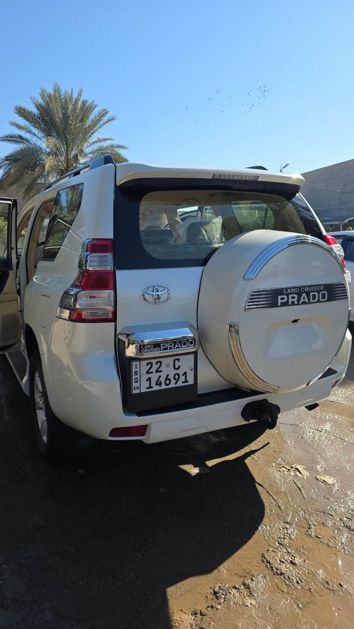 السلام عليكم 
برادو ٢٠١٥ رقم اربيل باسم واحد اعرفة من الحلة اتكفل بالتحويل السيارة مكفولة كفالة عامة عدا شبر صبغ بالباب والسونار موجود مواصفات السيارة معروفة شاشة فتحة كشنات كهرباء تحكم ستيرن ٣ قطع تبريد منظومة زنون جديدة شادلها حدادية جديدة تايرات جدد السيارة جاهزة من كلشي مال جناي كير مكينة كفالة من كلشي عدا الصبغ الي مذكور ماشية ١٦٠ كم  ٦ سلندر
مكان السيارة حلة حي المهندسين ممتواجد على الفيس السعر ٣٢٥ وبيها مجال  
للأستفسار 
0780 699 8882 Singapore
