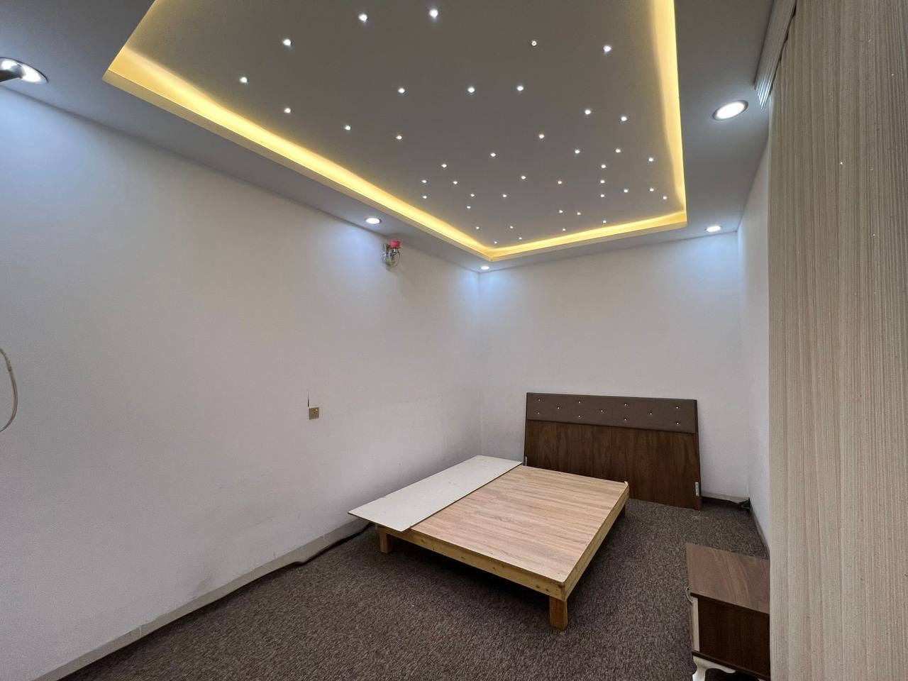 منزل مؤثث للبيع في أربيل منطقة خمسه حصاروك 100م قرب شارع 120
يتكون:-
3غرف
صالة
مطبخ
مجموعة صحيات 
للاستفسار:-

كورك.  ***********
اسيا.   ***********
زين.    ***********

**********************
في حال لم يتوافق العقار مع رغبتكم او لم يكن بقدر امكانيتكم زوروا موقعنا على تلكرام للتصفح على اكثر عدد من العقارات المتوفرة•https://t.me/ab_oo_di
