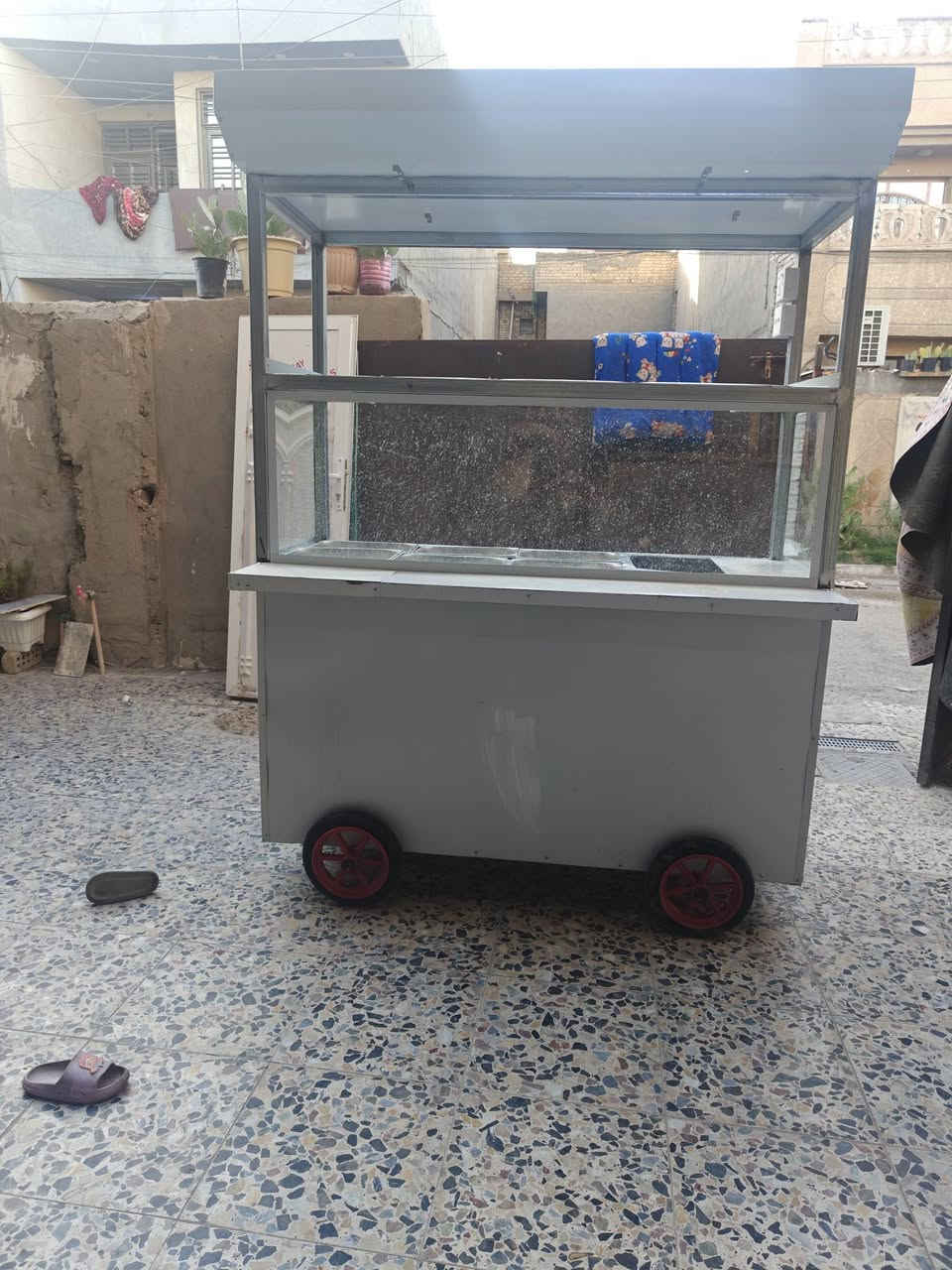 السلام عليكم عربانه ماكولات شعبيه غير مستعمله فصلتهه وماستخدمتهه يعني بعدهي جديده وتفاصل درجه اولى الله شاهد حته كهرباء مسويلهه  بس احتاجين واريد ابيعهه سعره 450 مكاني بغداد الزعفرانيه ممتواجد علفيس هذه رقمي *********** وبي واتساب
