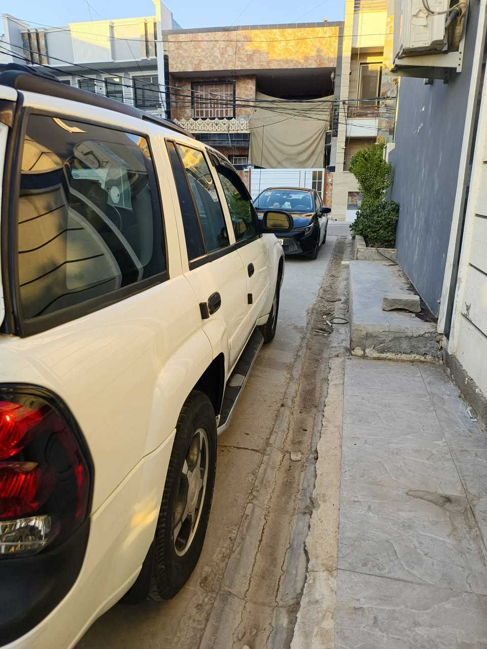 بلايزر بجم تاهو ٢٠٠٦ سيارة نظيفة جدا من الدعامية للدعامية محرك جديد منظومة تبريد كاملة جديدة صدر جديد راديتر جديد فريز تبريد بالكارتون السيارة جاهزة من كل شي شاشة وكامرة خلفية السيارة أحلى من الصور والتحويل ثاني يوم للتواصل موبايل *********** السعر 95 $
