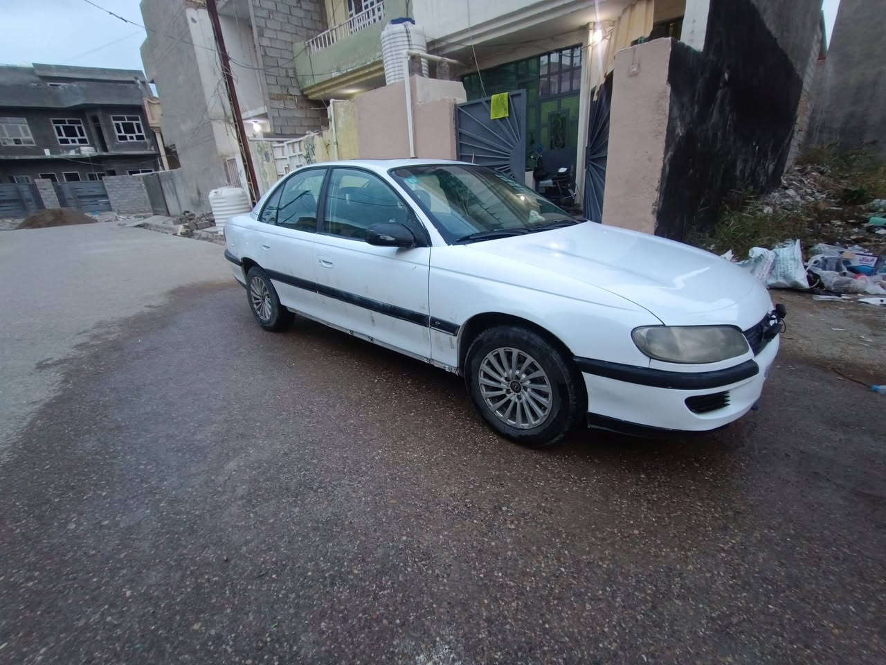 السلام عليكم اريد امراوس ابل استيشن كون نضيفه رقم جديد وهزه جديده  الرقم *********** موديل 95
