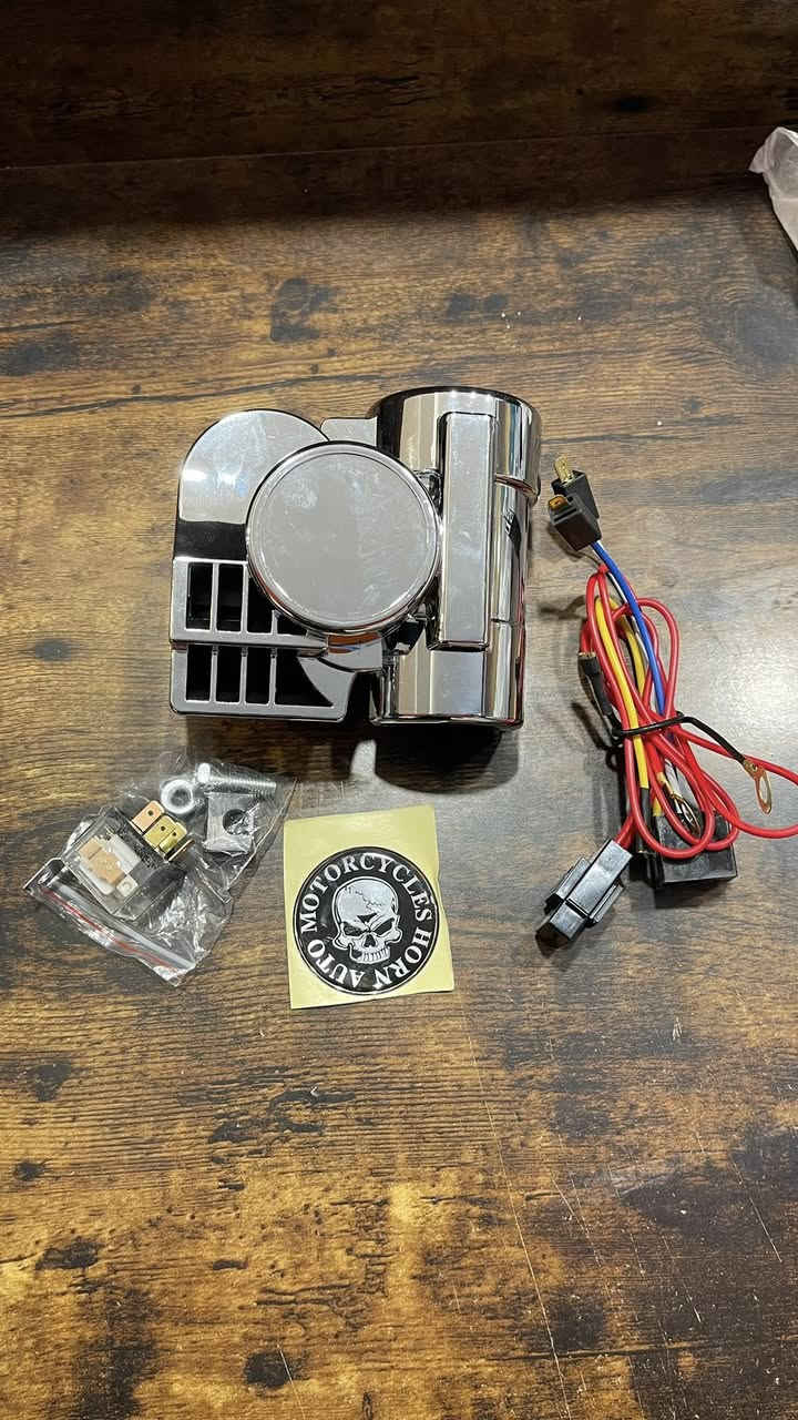 📣📣 وصل وصل 📣📣
 شحنة جديدة من الطلبات الخاصة بزبائننا، واللي جبناها الهم مخصوص من [ الصين ] . هاي القطع مو معروضة للبيع، لكن اذا  تريد نفسهن او شي مشابه نوفره الك  مخصوص وبسعر يناسبك .

🔧 اختصاصنا:
كل ما يخص الدراجات النارية — قطع تفصيخ ، جديدة، اصلية — ونطلبلك من اي دولة او اي موقع يعجبك .

🚚 التوصيل:
من كل العالم لكل محافظات العراق.

📞 رقم التواصل:
[ *********** ]

📱 صفحاتنا:
‏Facebook: [ متجر رايدر ]
‏Instagram: [ @riderstore.iq ]

متجر رايدر — تفاصيل الشحنة : 
كفر شاصي زوج لـ هوندا VTX1800
كفر صفاحيه نيكل لـ هوندا VTX1300
فلتر شوته لـ هوندا VTX1800
فلتر شوته لـ هوندا VTX1300
هورن باخره نيكل 
قبغ اشاره برتقالي لـ هوندا VTX1300
خط ابيض لتايرات حجم 16 
تخم قبضات ويدات وسلايدر لـ ياماها R6
زعانف كاربون فايبر لـ ياماها R6
خرز كلج لـ هوندا PCX125
جفوف
