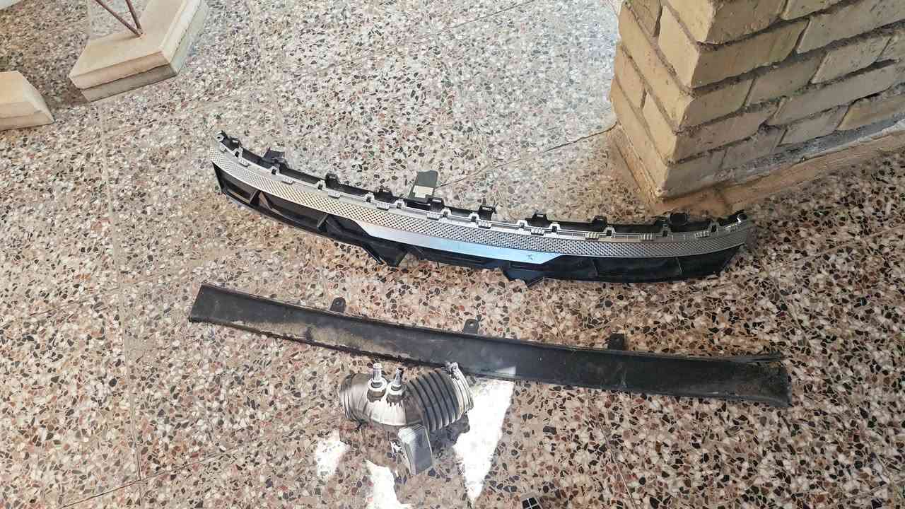 السلام عليكم عندي غراض سيلتوز دعاميه وشباج وقفايص للبيع ليفيدنه يتصل عليه ويدلل 
***********
