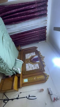 مستعملة شهر • كومدي • غرفة نوم