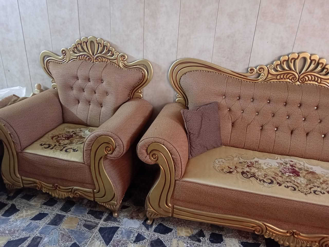 تخم كامل نضيف للبيع الاتصال ***********
