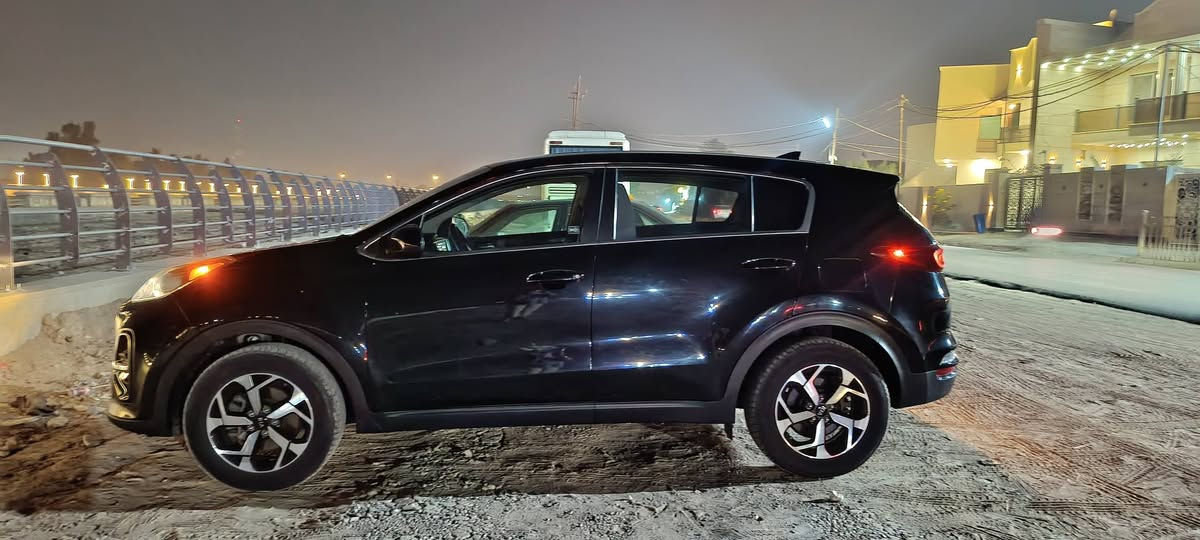 كيا سبورتج 2022 وارد امريكي رقم بابل الانكليزي جديد مشروع وطني 🔥🔥 ضربتها فقط بنيد مبدل بدون شواصي ولادواخل كله مكفول سيارة نظيفه جدا وع ايد وحده بوضع الشركة  
 تراي زيرو  ماشية 95 الف فقط 
✨مواصفات السياره ✨
سويج شخاطه
جنطه بصمه 
محرك 2400   
اوتو هولد نظام توقف عند الأزدحام
 شاشه لمس حجم كبير نظام ابل كار بلاي
ستيرن شفتات جهتين
مود درايف سبورت واعتيادي وأقتصادي
ترحيب عند الإقتراب من السيارة
كشنات مخمل 
نظام الفرامل abs
التحكم في اضاءة لوحة الاعدادات
جهاز ضبط مستوى إضاءة المصابيح الأماميه
قارئ مستوى الهواء في الإطارات
شاشة عرض أعطال السياره  
كامره اصلية خلفيه 360 درجه 4K
حساسات خلفي
4 ويل كب كروم 19
مخرجmax120w-12v عدد ٣ أمامي وخلفي
مخرج  usb & bluetooth & aux
لايتات امامي خلفي Led 
نظام تحديد المسار 
3 انظمه للقياده 
نورمال_الطبيعيه
ايكو_اقتصاديه بصرف الوقود

مكان السيارة : الحلة 
للاستفسار ☎️ ***********
