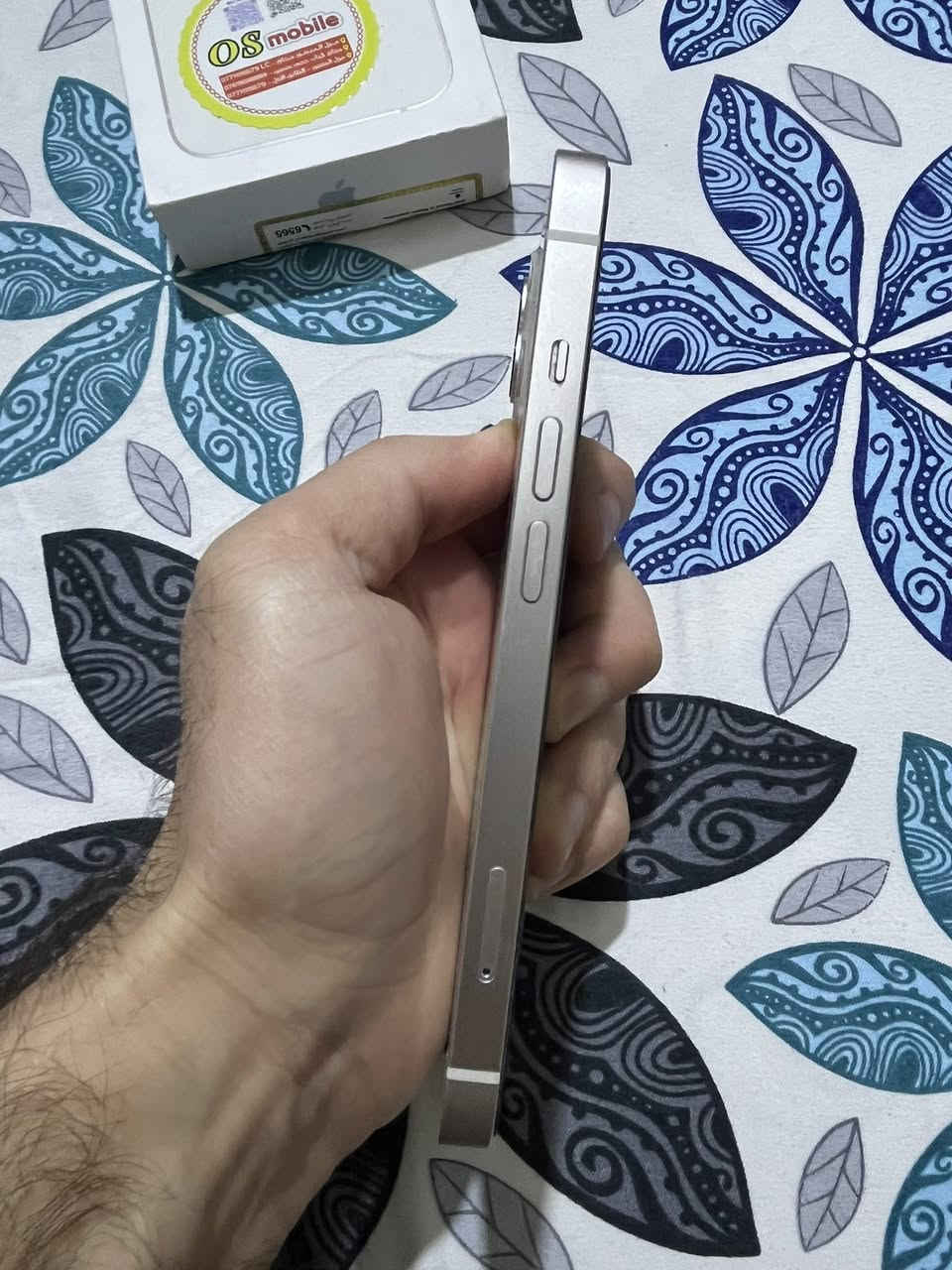 سلام عليكم ايفون 13 عادي لون ابيض ذاكره 128 نظافه 100‎%‎ شرق اوسط ضمان ماستر مكفول من كلشي كامل ملحقات البطاريه 95 مع كفر ولاصق وياه السعر 475 الف وبي مجال قليل العنوان بغداد بسمايه الرقم ***********
