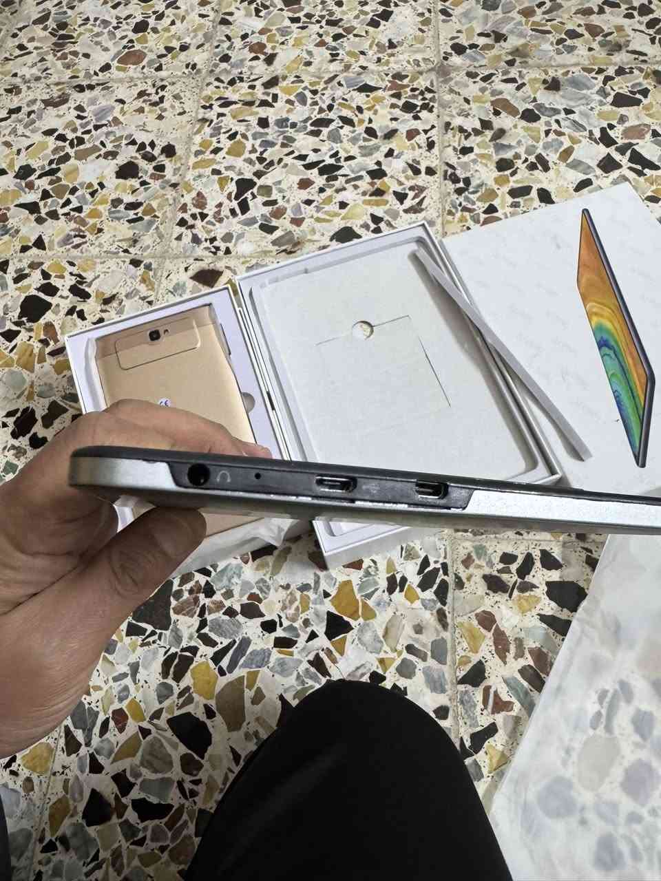 يا لطيف
تاب قطعتين واحد صغير والثاني كبير شحن كلكسي ثنيهن جدد لوك بس شغلنهن وطفينه أبيعهن فحم فحم فحم مع العلم شغالات ثنيهن وجدد لوك بيع القطعتين ب ٦٠ الف قفل وما اعرف عليهن اي شي لا ذاكره شكد ولا غير شي


**إذا كنت صاحب هذا الإعلان وتريد حذفه لأي سبب، رجاءا أرسل رسالة إلى الدعم الفني**