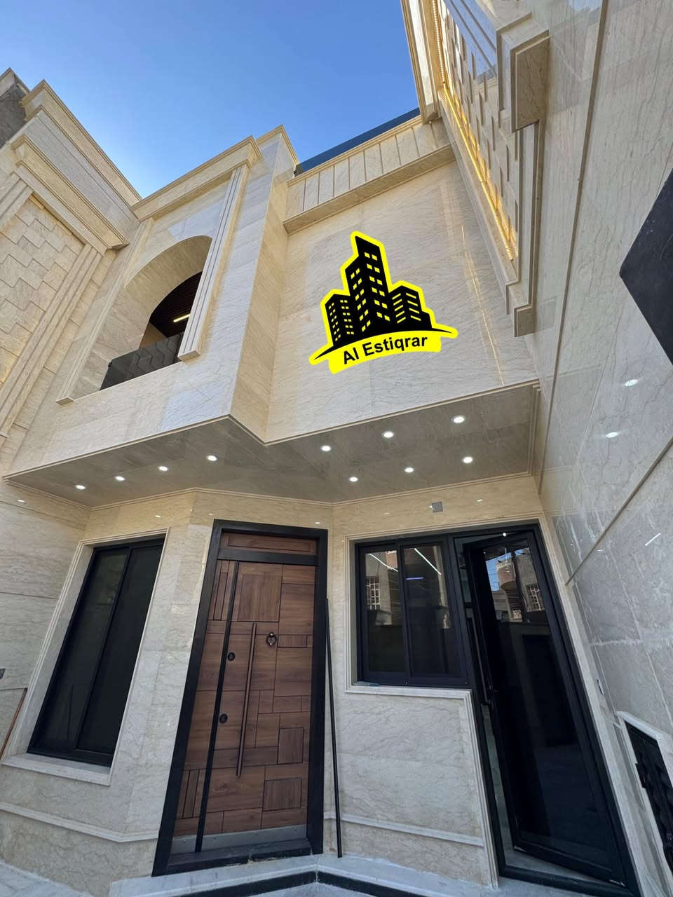 � للبيع حصراً لدى شركة الاستقرار للاستثمارات العقارية 🏠
📍 الموقع: بغداد – السيدية – مربع الضباط – شارع عرض 15 متر

✳️ دار سكني راقٍ بمواصفات متميزة ✳️
بمساحة 120 متر وبنزال 20 متر
"تصميم وتنفيذ شركة الاستقرار للاستثمارات العقارية"

الدار يتميز بـ:
• بناء مودرن بأحدث التفاصيل المعمارية
• 3 غرف نوم نظام سويت
• هول حولي واسع + استقبال أنيق
• مطبخ مجهز بالكامل من أجود أنواع المطابخ
• واجهة مرمر بتصميم هندسي مميز
• أرضية مرمر فخم
• ديكورات داخلية متكاملة
• ألمنيوم تركي الصنع (سلايد ومفصلي)
• تنفيذ دقيق بمعايير هندسية عالية

✨ الدار جاهز للسكن الفوري ✨

📞 للاستفسار والتواصل:
• أبو علي الجنابي: ***********
• علي الجنابي: ***********

📍 موقعنا: السيدية – شارع الضباط – قرب دائرة الكهرباء
شركة الاستقرار للاستثمارات العقارية

الاستقرار… ثقة تُبنى … خبرة متطورة
